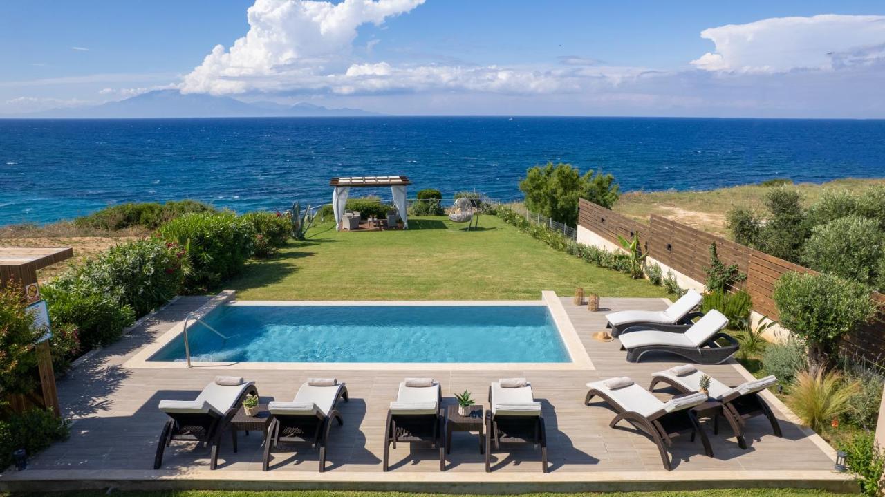 Sea Breeze Villa Planos